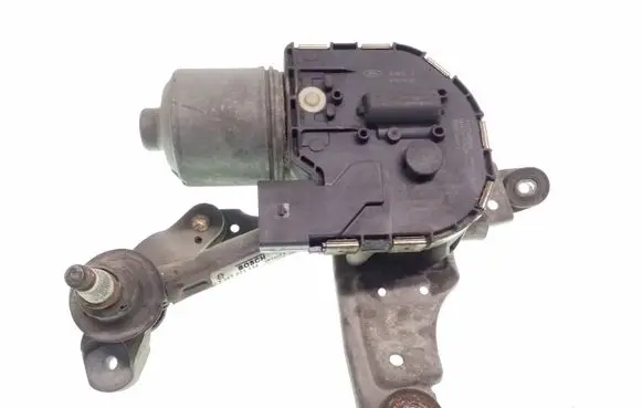 Front wiper linkage and motor