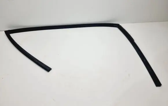 KIA Sportage Rubber seal front door window/glass 82540F1000