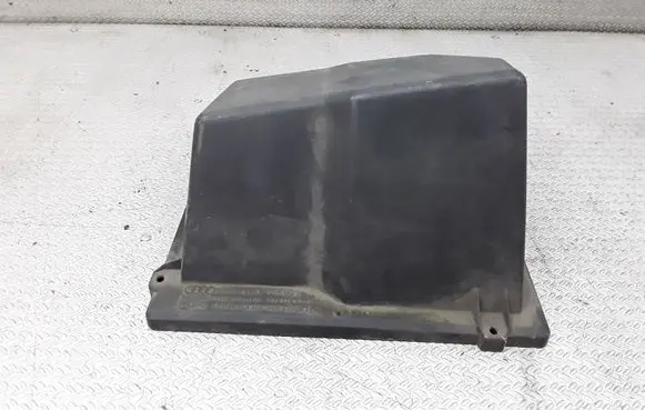 Audi A8 S8 D2 4D Air filter box cover 077133837F