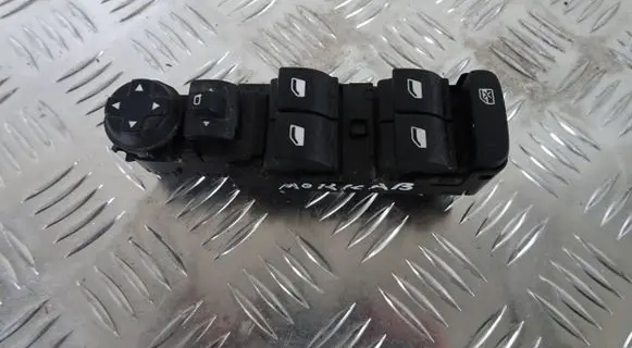 Opel Mokka B Electric window control switch 96788281