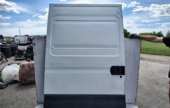 Iveco Daily 35.8 - 9 Side sliding door