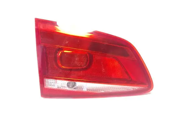 Volkswagen Passat Alltrack Tailgate rear/tail lights 3AF945093