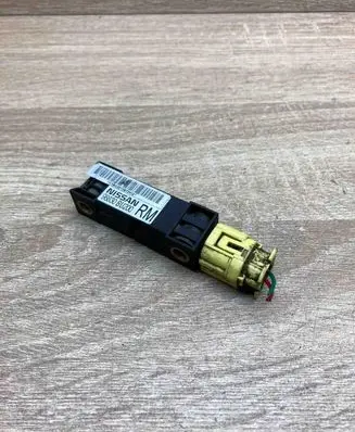 Nissan Almera Tino Airbag deployment crash/impact sensor 98830BU200