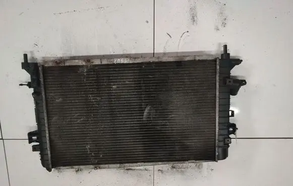 Opel Astra H Coolant radiator