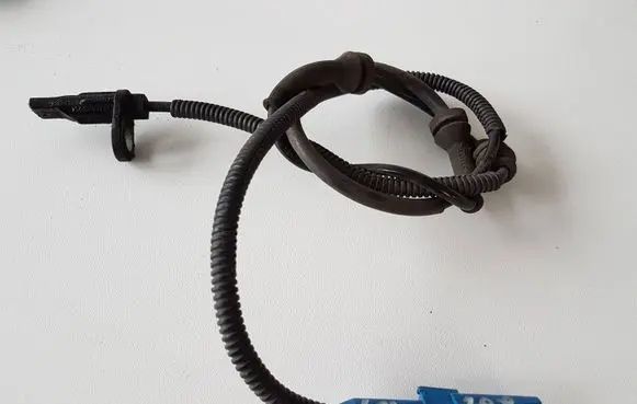 Peugeot 208 ABS brake wheel speed sensor 9665455580
