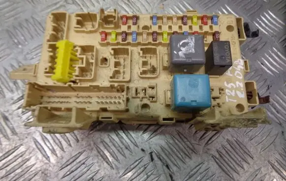 Toyota Avensis T250 High voltage junction box 82641-05030-A