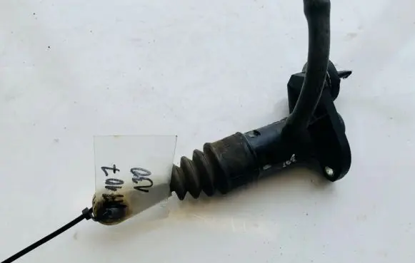 Audi A4 S4 B5 8D Clutch master cylinder 8e1721401