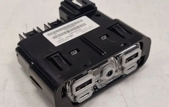 USB socket connector