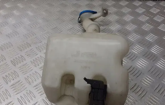 Honda City Windshield washer fluid reservoir/tank