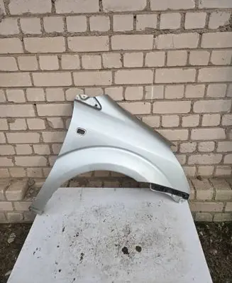 Toyota Corolla Verso E121 Fender 