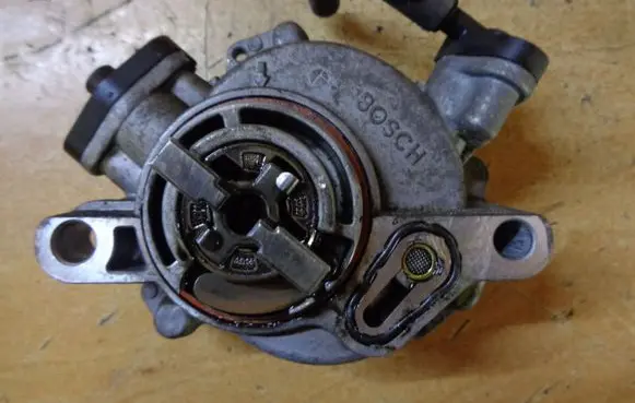 Volvo V60 Vacuum pump 9684786780