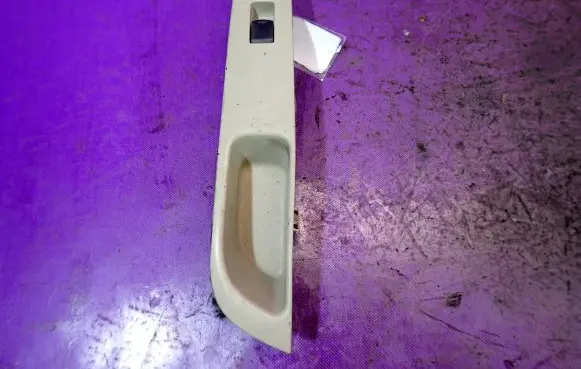 Nissan Micra Quarter vent window switch 