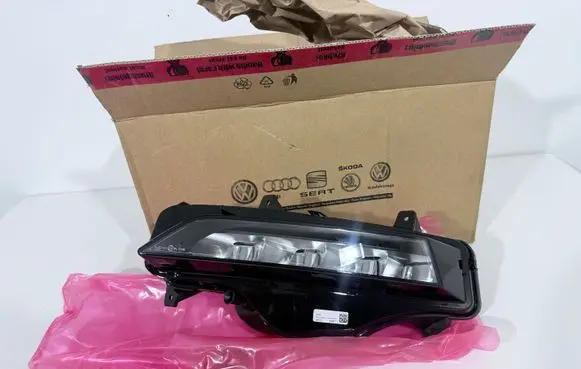 Skoda Octavia Mk4 Front fog light 5E3941699
