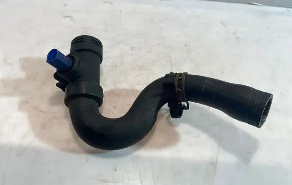 Audi A6 S6 C5 4B Engine coolant pipe/hose 4B0121049