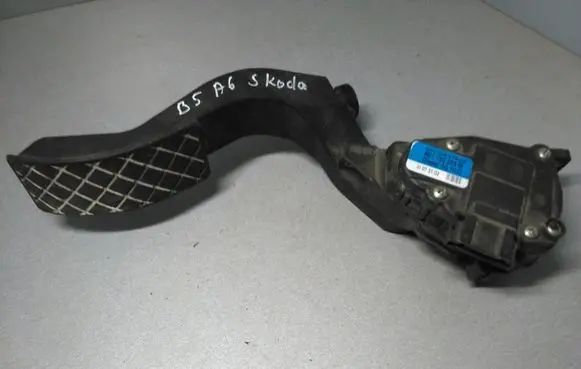 Audi A6 S6 C5 4B Accelerator throttle pedal 8D1723523M