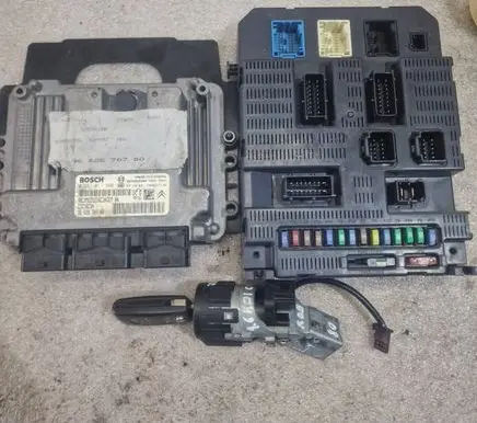Citroen C4 I Picasso Engine ECU kit and lock set 9653958980 9662670780 0281011966