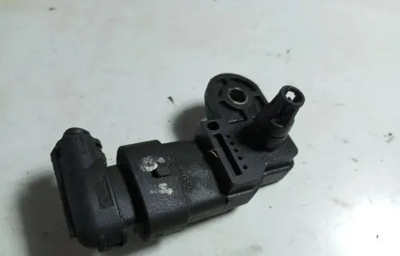 Opel Vectra C Air pressure sensor 0281002437