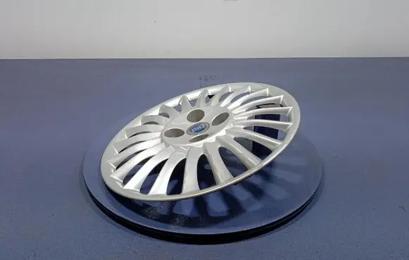 Fiat Punto (199) R17 wheel hub/cap/trim 51733005