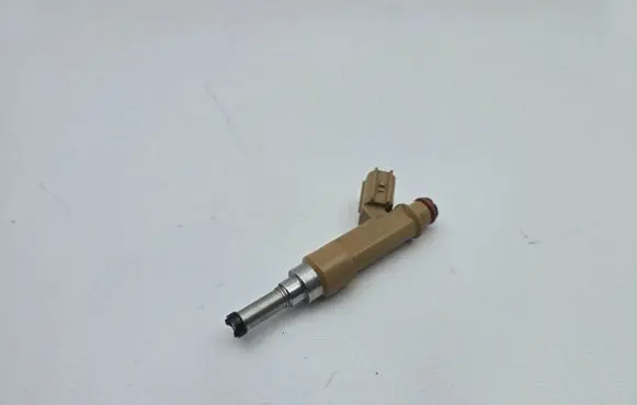 Toyota Prius+ (ZVW40) Fuel injector 2325037010 069032924