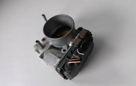 Subaru Outback Throttle body valve 16112AA020 9E260451 01640