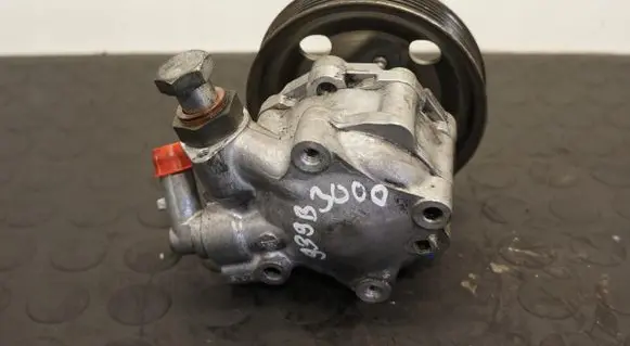 Alfa Romeo Giulietta Power steering pump 51829970