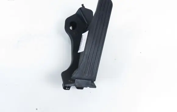 Volkswagen Tiguan Accelerator throttle pedal 1K1723503R