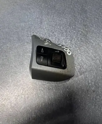 Opel Astra H Steering wheel buttons/switches 88139803
