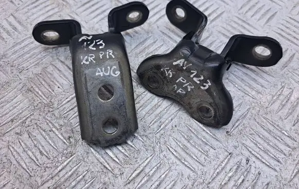 Toyota Avensis T270 Front door hinge set 6872002060 6874002050
