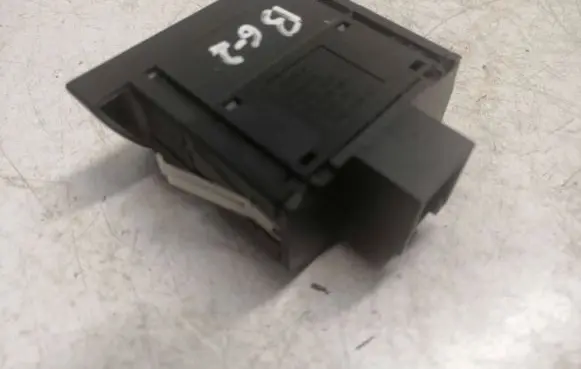 Headlight level height control switch