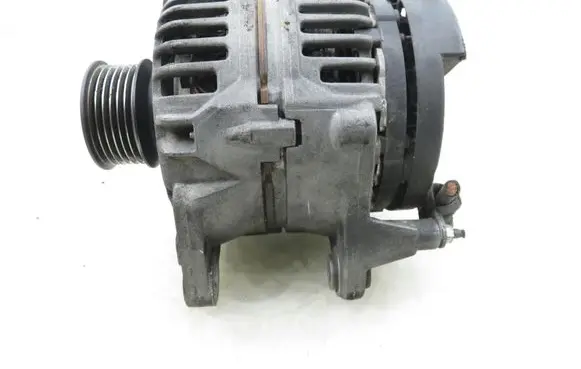 Volkswagen Golf IV Generator/alternator 0124325003 028903028D