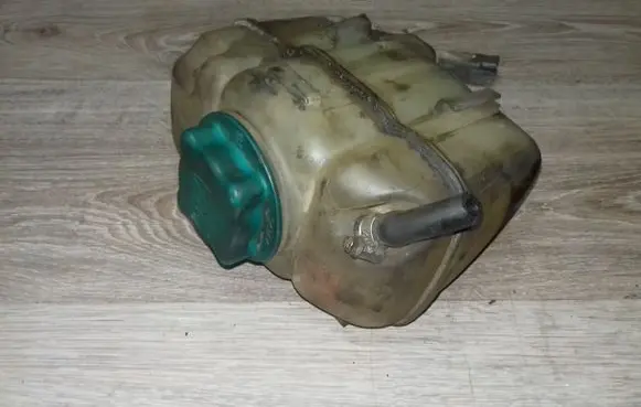 Volvo S60 Coolant expansion tank/reservoir 8683455 8683456
