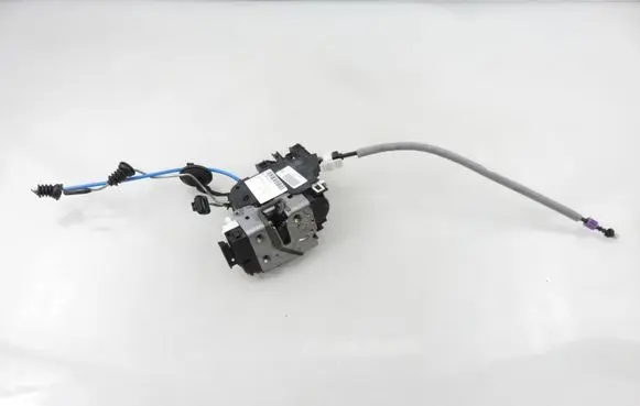 Mercedes-Benz A W176 Front door lock A1667200135