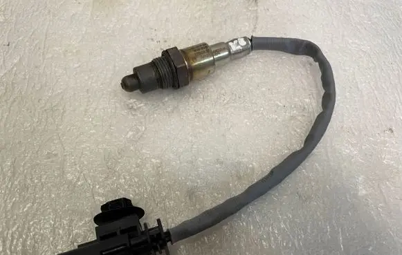 Peugeot 3008 II Lambda probe sensor 9813838380