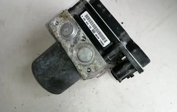 Renault Megane II ABS Pump 0265950728 8200685699 0265234601