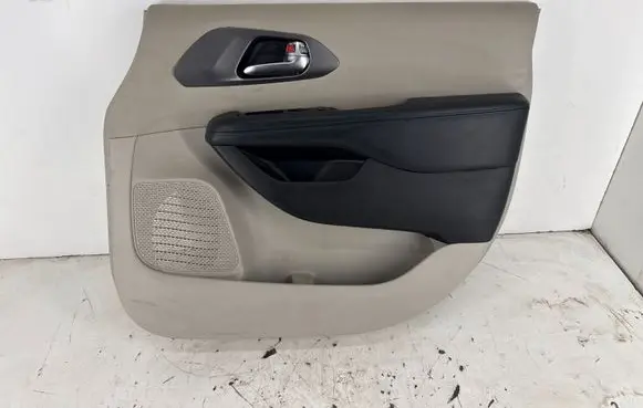 Chrysler Pacifica Front door card panel trim 7CC101BDAB