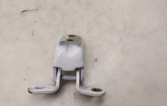 Hyundai Kona I Rear door lower hinge