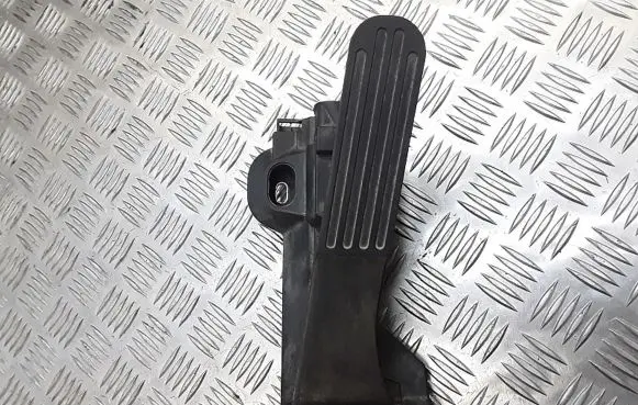 Volkswagen Golf VI Accelerator throttle pedal 74390500
