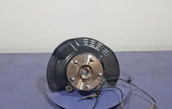Toyota Corolla E10 Front wheel hub spindle knuckle 