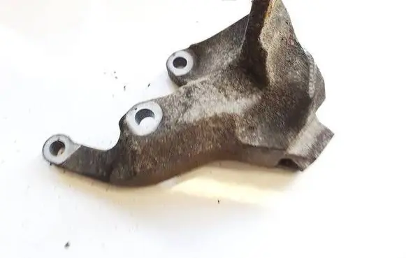 Ford Grand C-MAX Engine mounting bracket