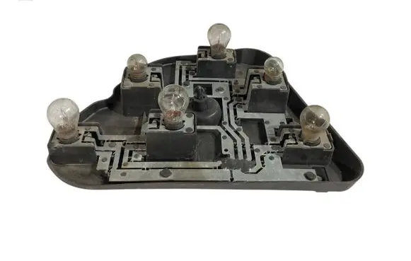 BMW 5 E39 Tail light bulb cover holder 8363566