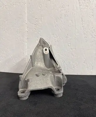 BMW X5 G05 Engine mounting bracket 9895922