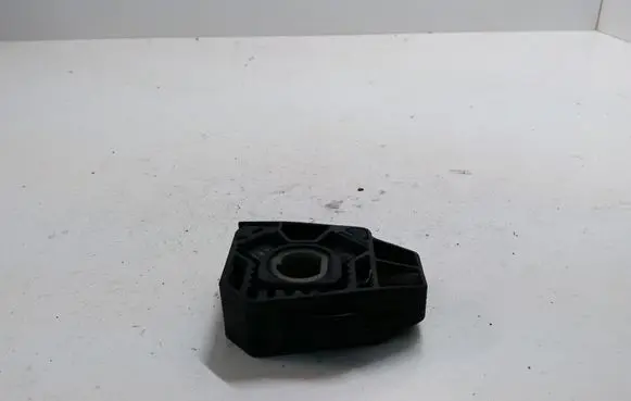 Audi A3 S3 8L Radiator mount bracket 1J0806155
