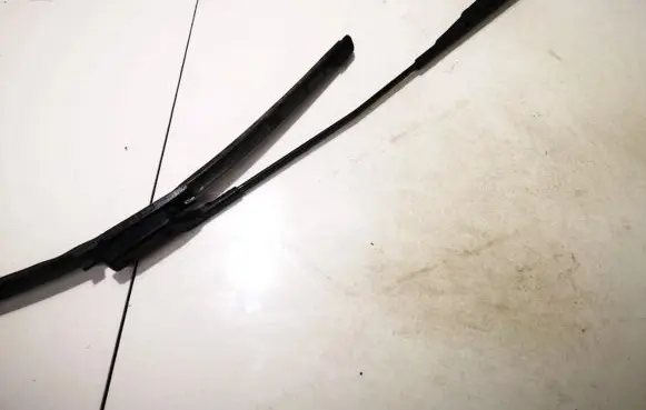 Skoda Roomster (5J) Front wiper blade arm 5j1955410b