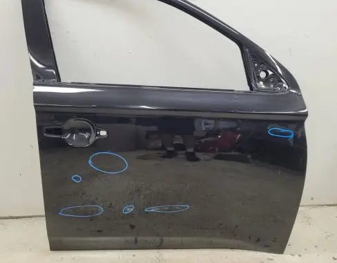 Mitsubishi Outlander Front door