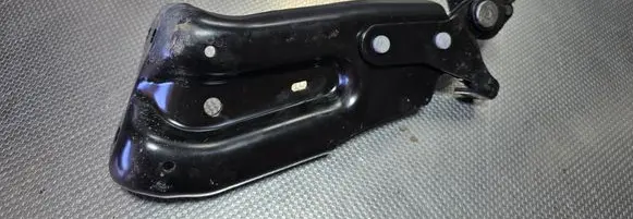 Seat Alhambra (Mk2) Sliding door lower roller guide/hinge 7N0843398D