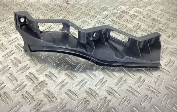 Volkswagen PASSAT B6 Front bumper mounting bracket 3C0807889