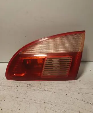 Toyota Avensis T250 Tailgate rear/tail lights E200015