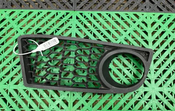 BMW 1 F20 F21 Front bumper lower grill 8048968