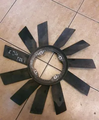 BMW 5 E34 Fan impeller 17233639