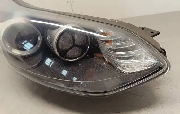 KIA Sportage Headlight/headlamp 92102F1040 R009R0400PM